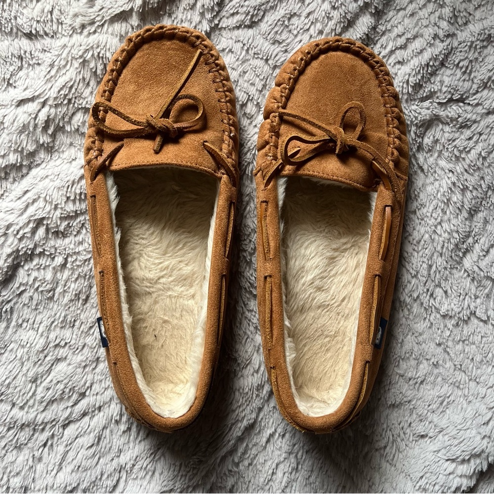 Vineyard Vines Tan Moccasin Slippers